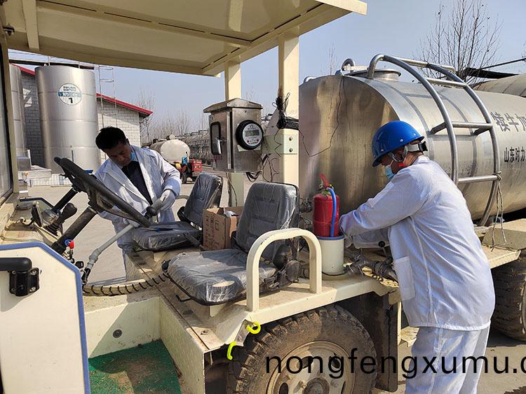 創新(xin)引領(ling)，打造(zao)現(xian)代(dai)化(hua)智(zhi)慧(hui)牧場