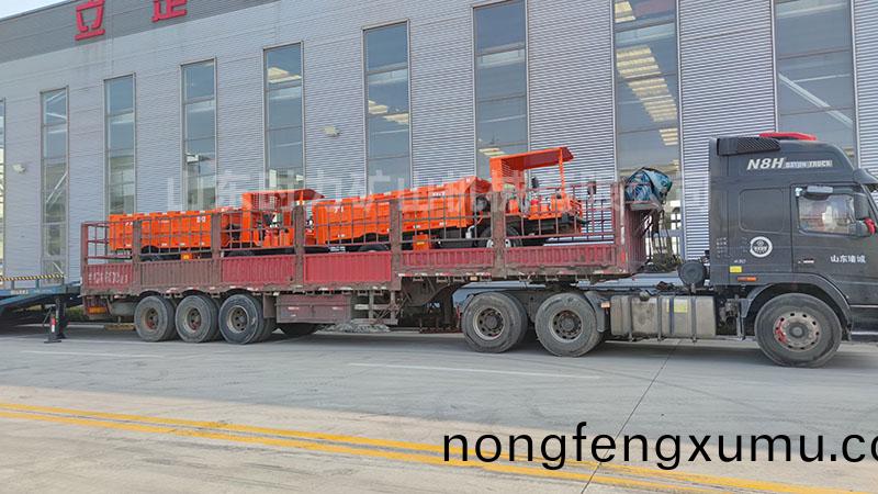 2檯uq-8井(jing)下(xia)自卸(xie)車(che)髮徃(wang)湖南